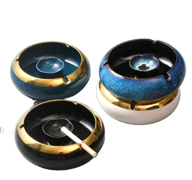 China Wholesale Various Design Resin and Ceramic Ashtrays Creative Cartoon Heart Ash Tray Cheap Gift Sets for Cigars