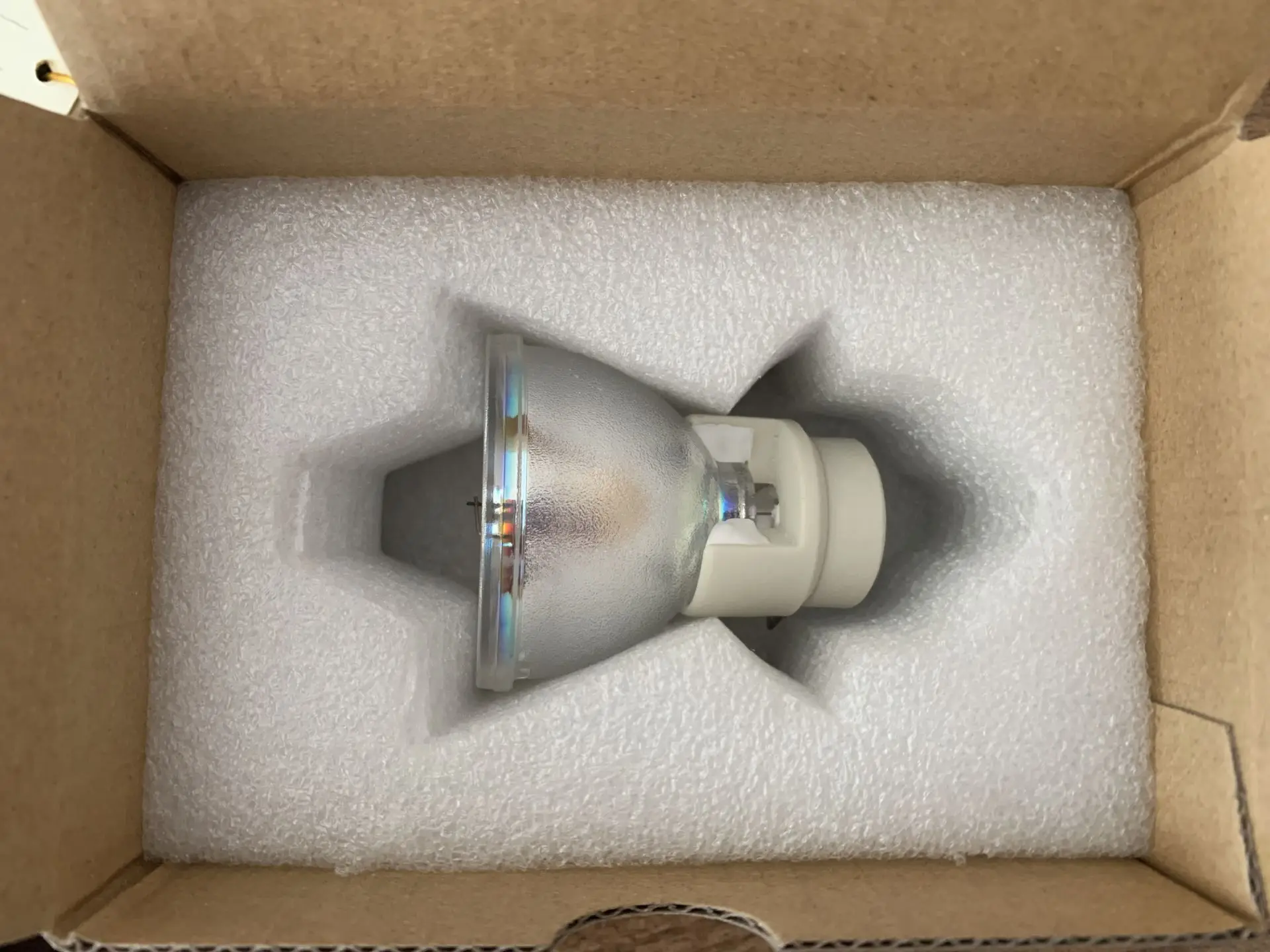 Vip230w E20.8 Original Replacement Projector Lamp W/housing 5811118004