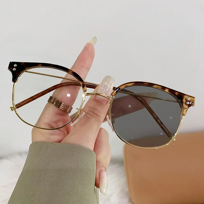 9069 Photochromic Anti Blue Light Glasses Fashionable Functional