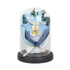 Tres claveles sobre fondo negro, orquídea hielo triturado.