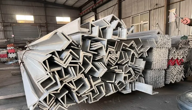 L 130 x 130 x 16 Hot Rolled Steel Equal Leg Angle L 130 x 130 x 16 Hot Rolled Steel Equal Leg Angle