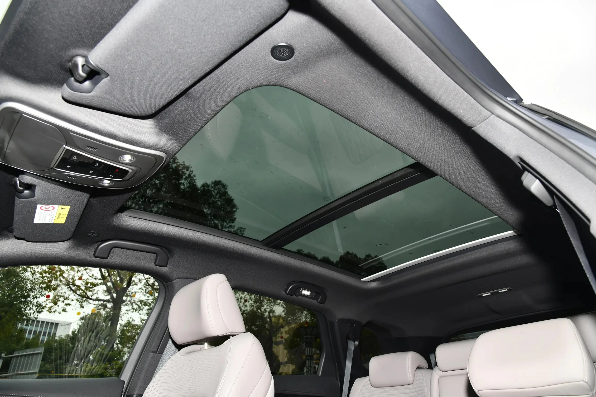 Tang DM-i 5 Kapılı 7 Koltuklu SUV aracı için Sıcak Satışta Çin Malı Yüksek Kaliteli Yeni Enerji Araçları ile Yüksek Menzil