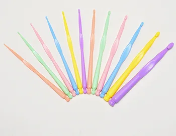 Factory Direct Colorful  Plastic  Crochet Sewing Needle Tool Set
