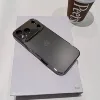 Gris oscuro
