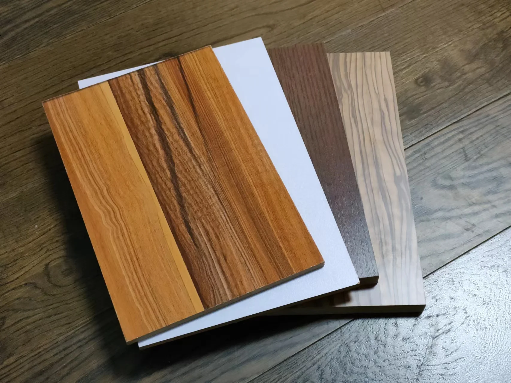 Laminated MDF Color Wood Fiber Board manufacture