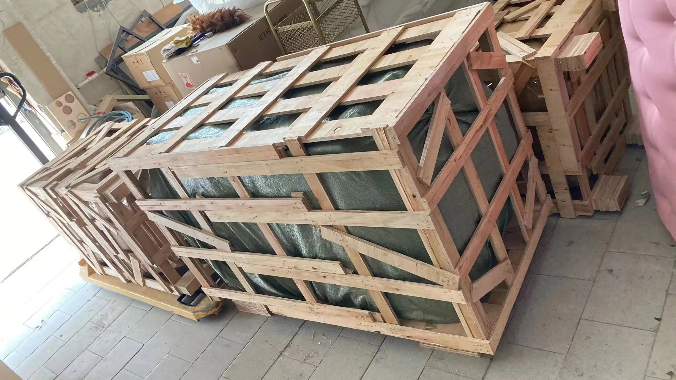 Speway Customized Professional Beauty Salon Furnitures White And Silver