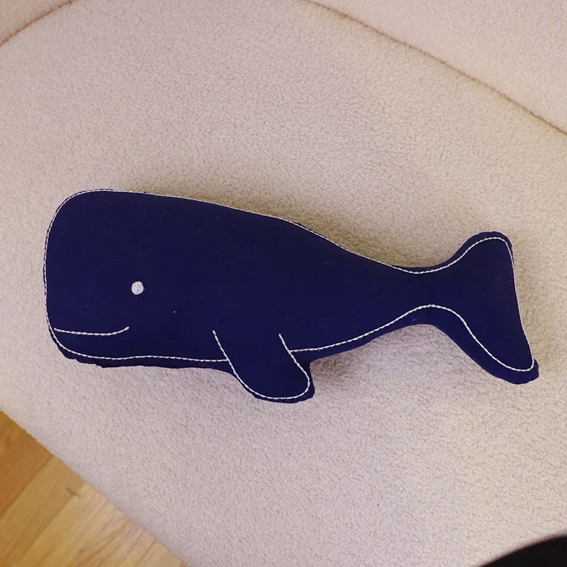 Almohada de animales marinos costeros con bordado en forma de