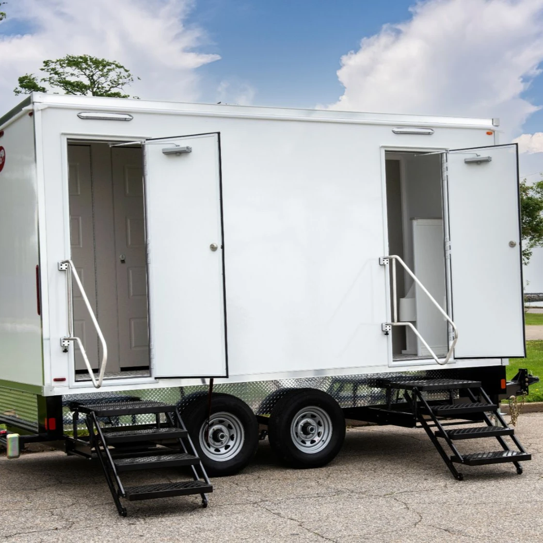Customized  Public Toilet with Steel Skid Outdoor Mobile Portable Toilet Trailer WC Australia with CE