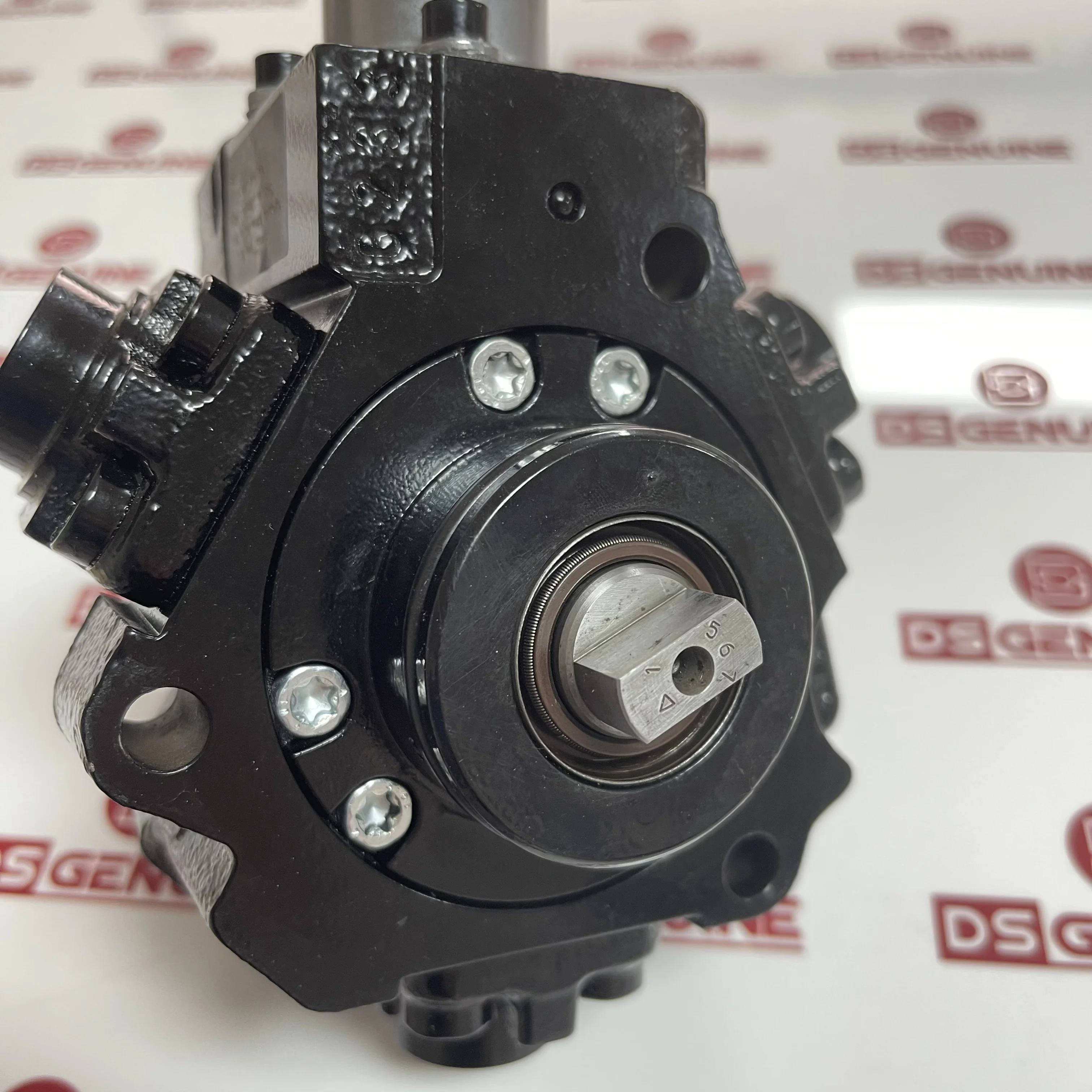 Genuine ZD30 Diesel Engine Fuel Injection Pump 0445010136