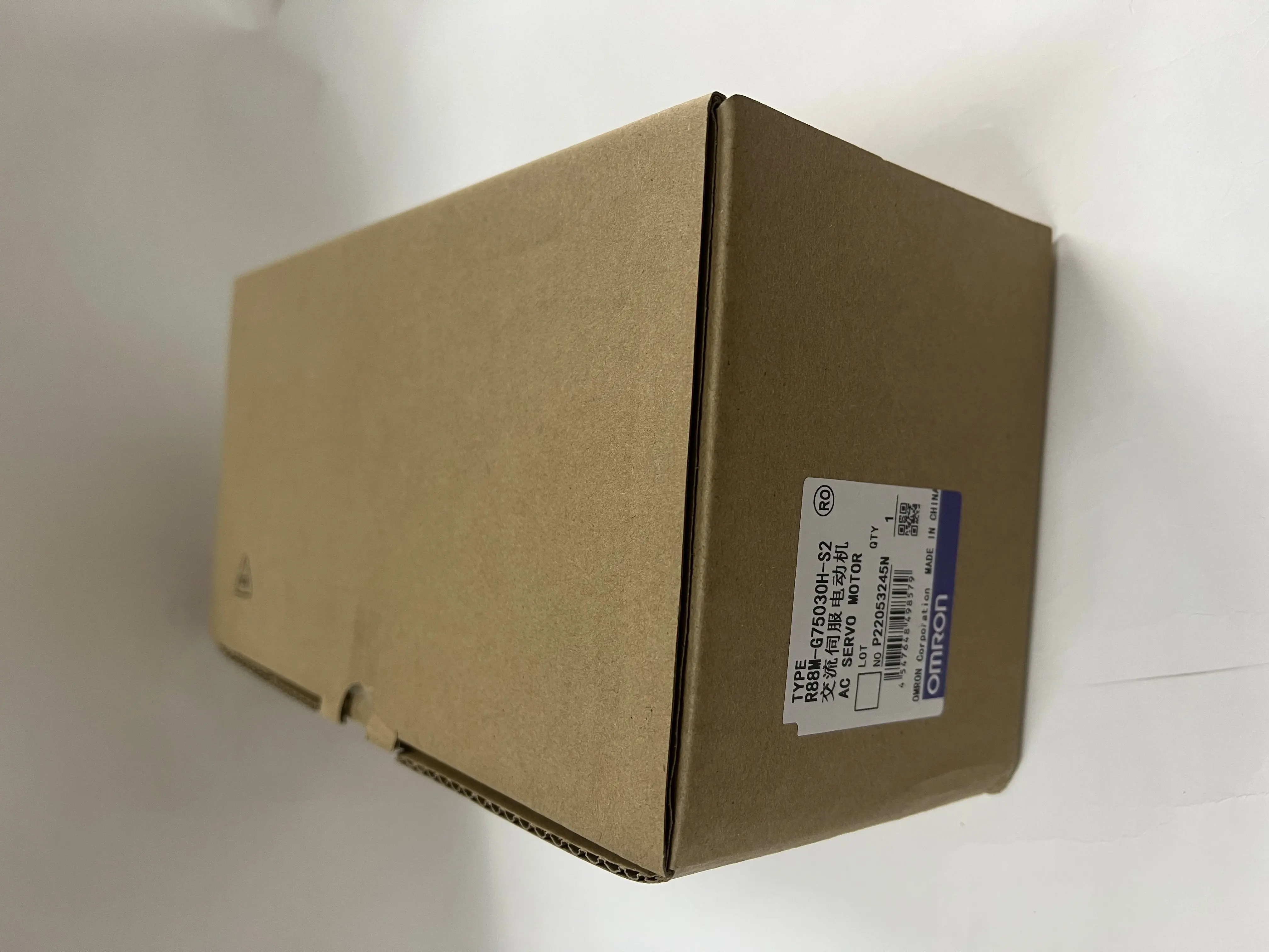 Omron AC Servo Motor R88M-G75030H-S2 Omron AC Servo Motor R88M-G75030H-S2