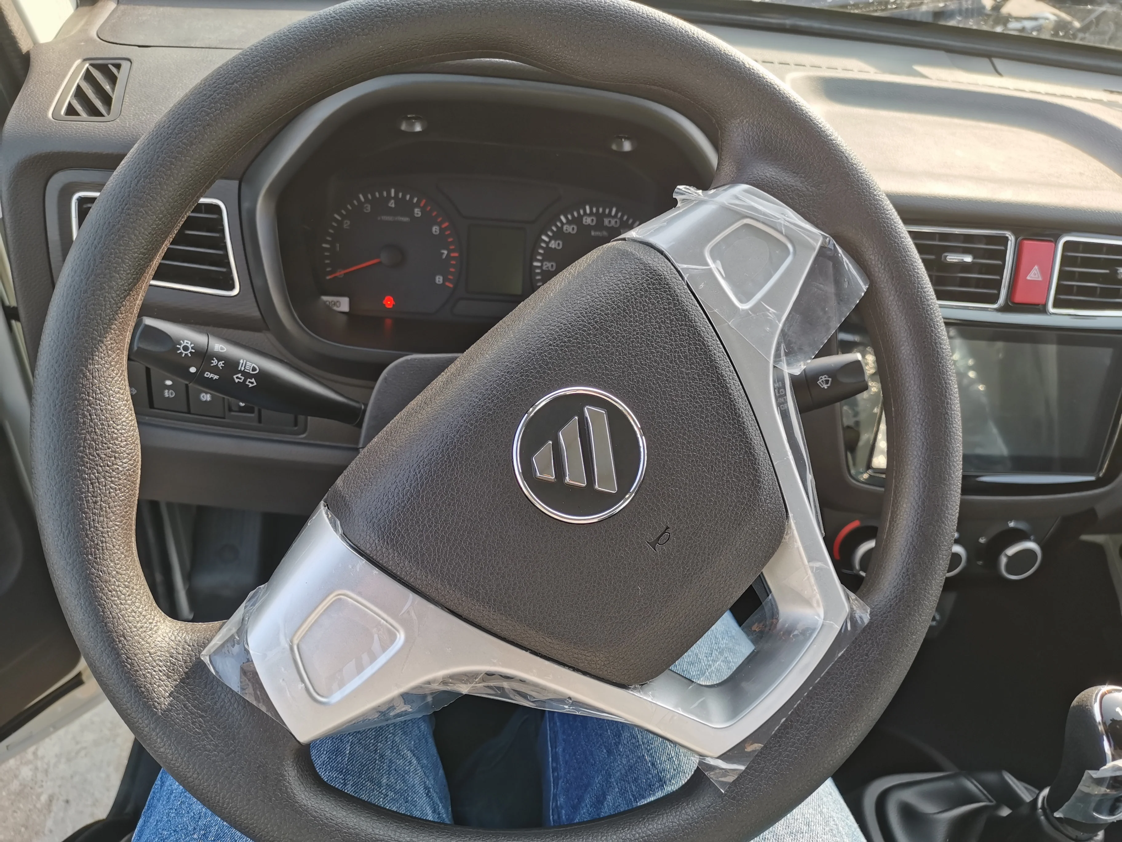 
 Популярный грузовик FOTON TM 1,5 тонн с бензиновым двигателем куб. См и двойной задней шиной  