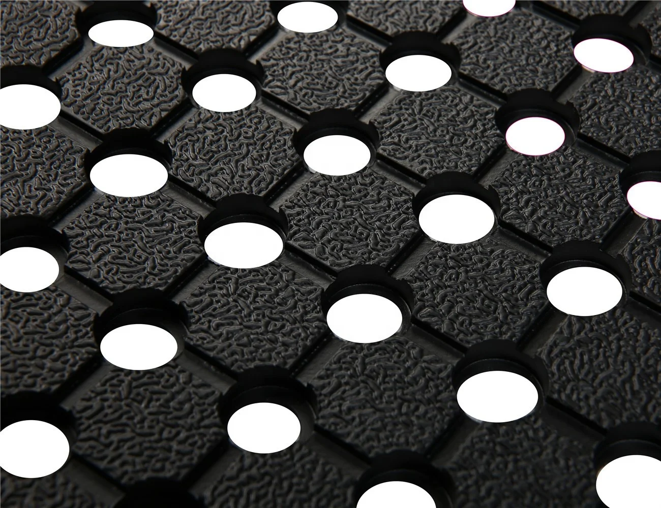 High - Quality  Oil- Resistant Durable Waterproof Abrasion - Resistant Rubber Mat  Crafted for Truck Beds Utes and Vans