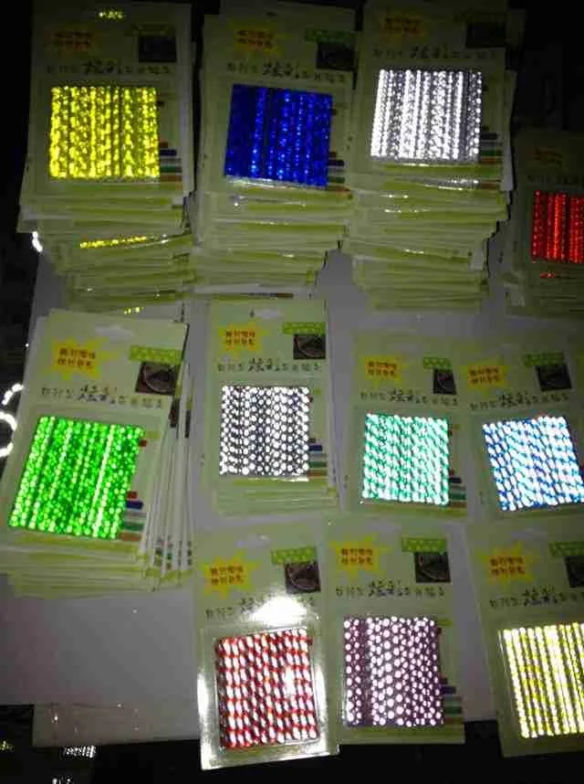 product-711-953 hi vis 80mm silver colors reflective pvc stripes bike spoke cover mount clip tube road security cycling bicycle wheel reflector