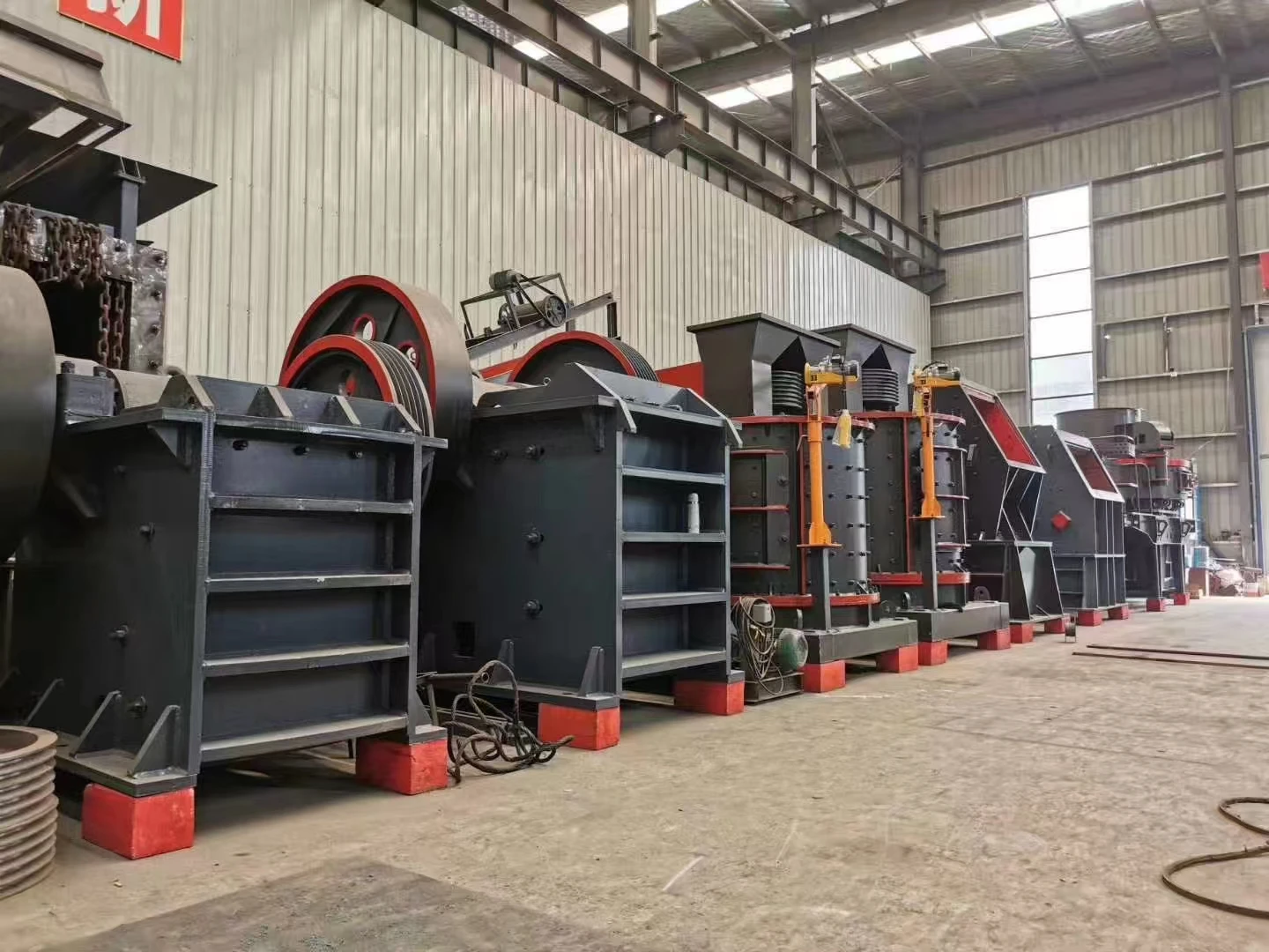 High Quality Concrete Crushing Recycling Machine Rock Gold Ore Jaw Crusher Machine Asphalt Small Jaw Crusher