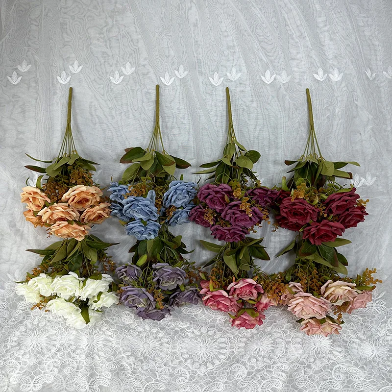 Букет от бяла шелкова хидранжа