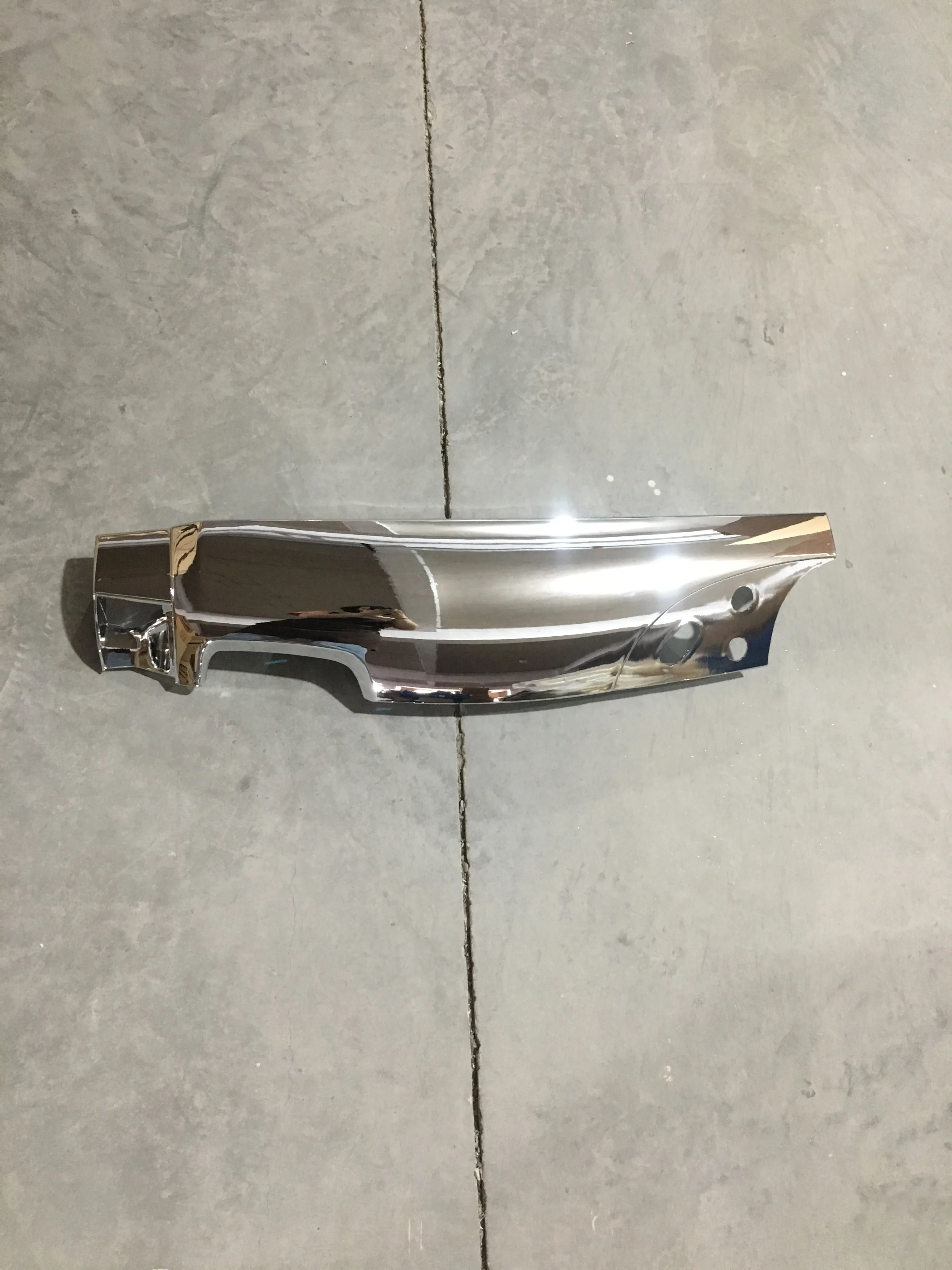 Chrome Corner Panel for Isuzu Deca320 Deca270 Fsr Ftr Truck Spare Parts Various Truck Corners That Can Be Painted or Chromed