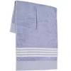 Morado claro con rayas blancas.