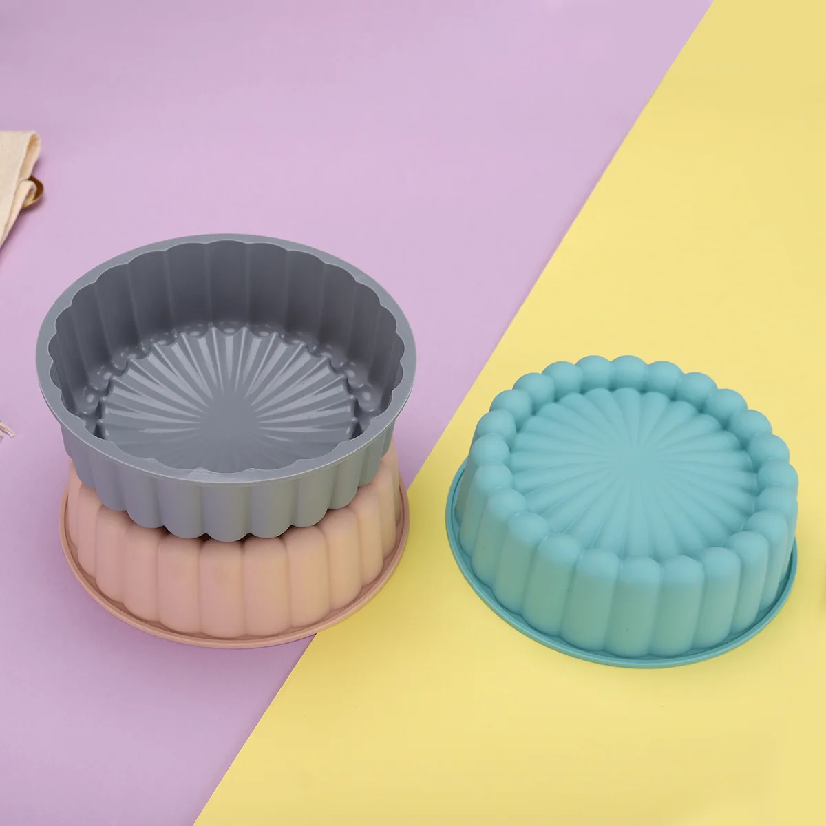 High-Temperature Resistance Home Lace Design Circular Silicone Cake Mold Easy Demold Baking Tool details