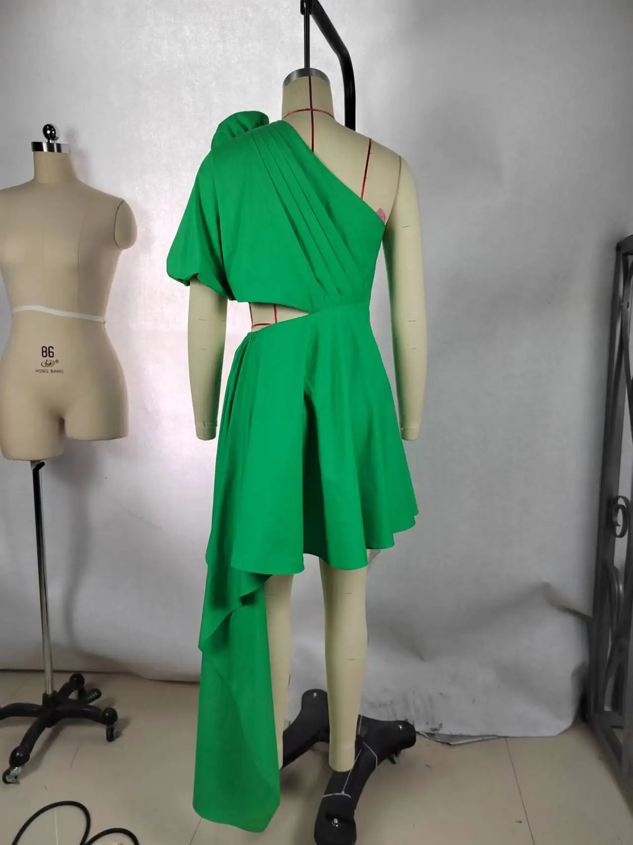 Elegant Evening Dress With Side Cutouts Natural Waistline Woven Weave Washable Feature - Image 2