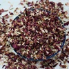 coriandoli 4: rosa + crisantemo bianco + petali di prugna rossa