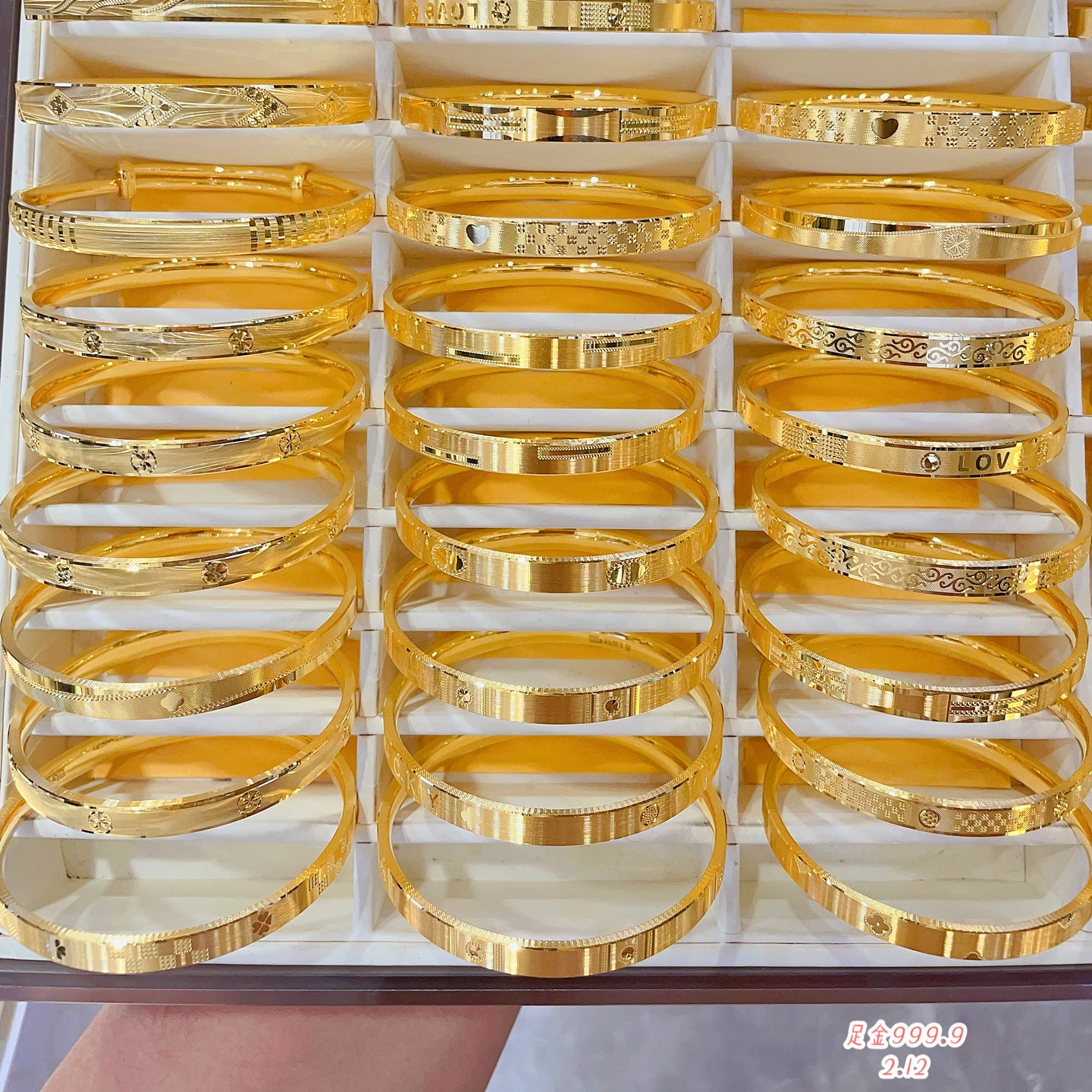 China Gold Manufacturing Factory's 999,9 Milhões De Pés Moda Pulseira De  Ouro Pulseiras Finas Projetado e Atacado em Massa, image size:1440x1440