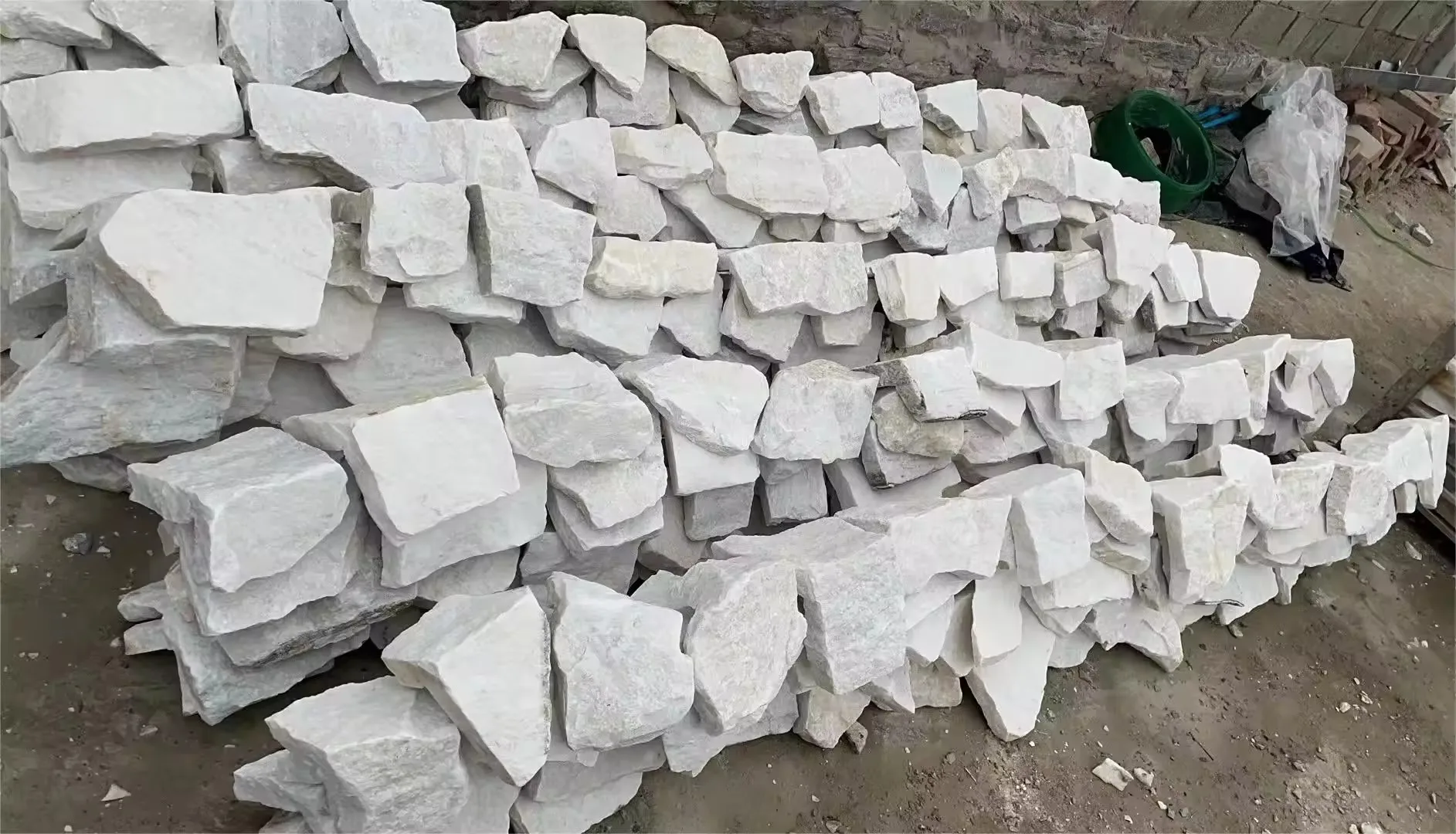 2024  Exterior Natural Wall Cladding Stone White Quartzite Dry Stack Stone Wall Cladding Exterior Stone Veneer
