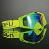 Lunettes bleues à monture verte fluo