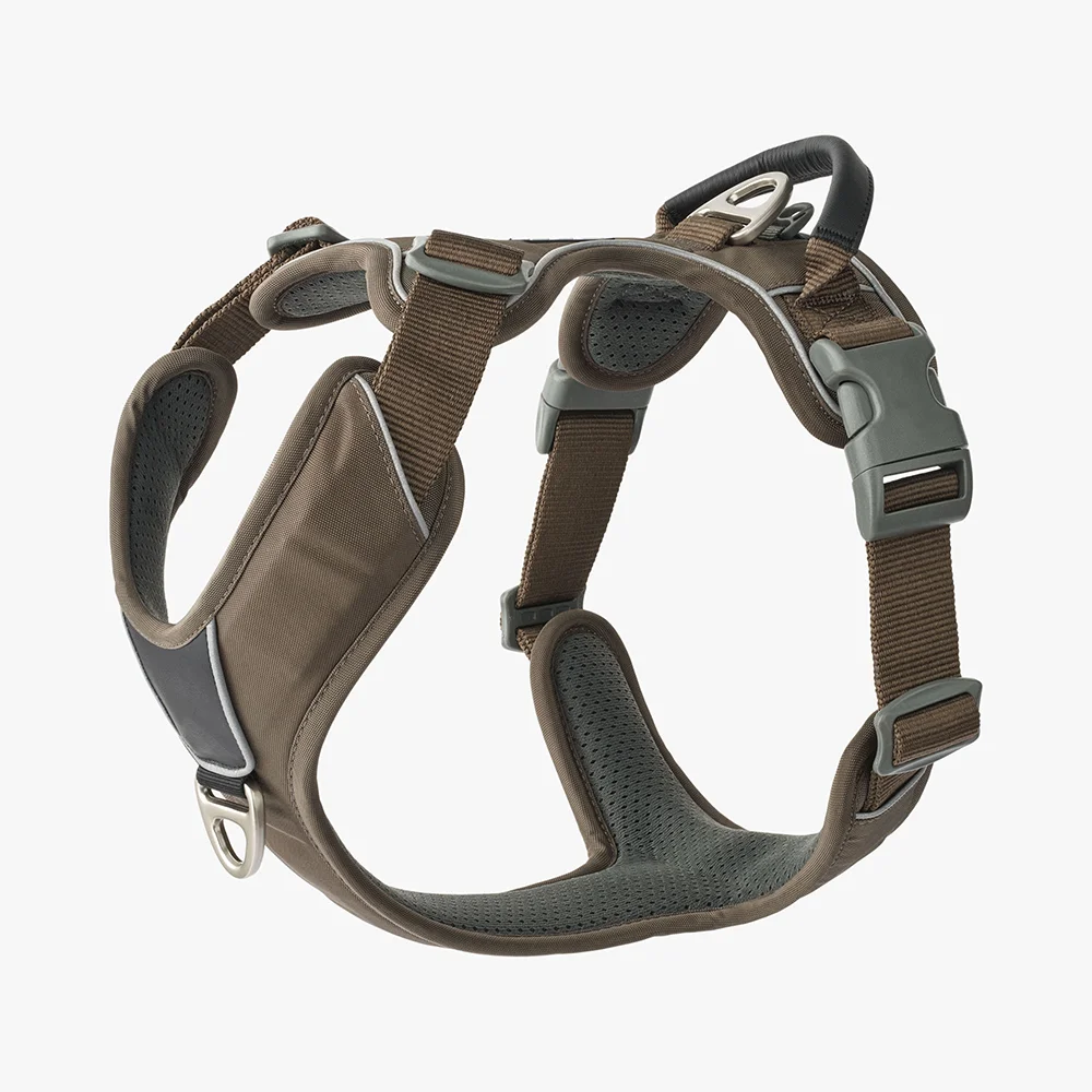 Mesh padded vest breathable interior and adjustment points
