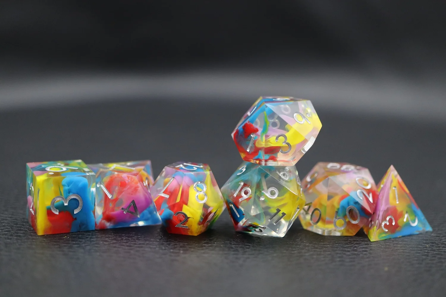 OEM Custom D20 Dragon Resin Dice for DND Games 16mm Multiple 4 Colour Vapor Coloured Dice details