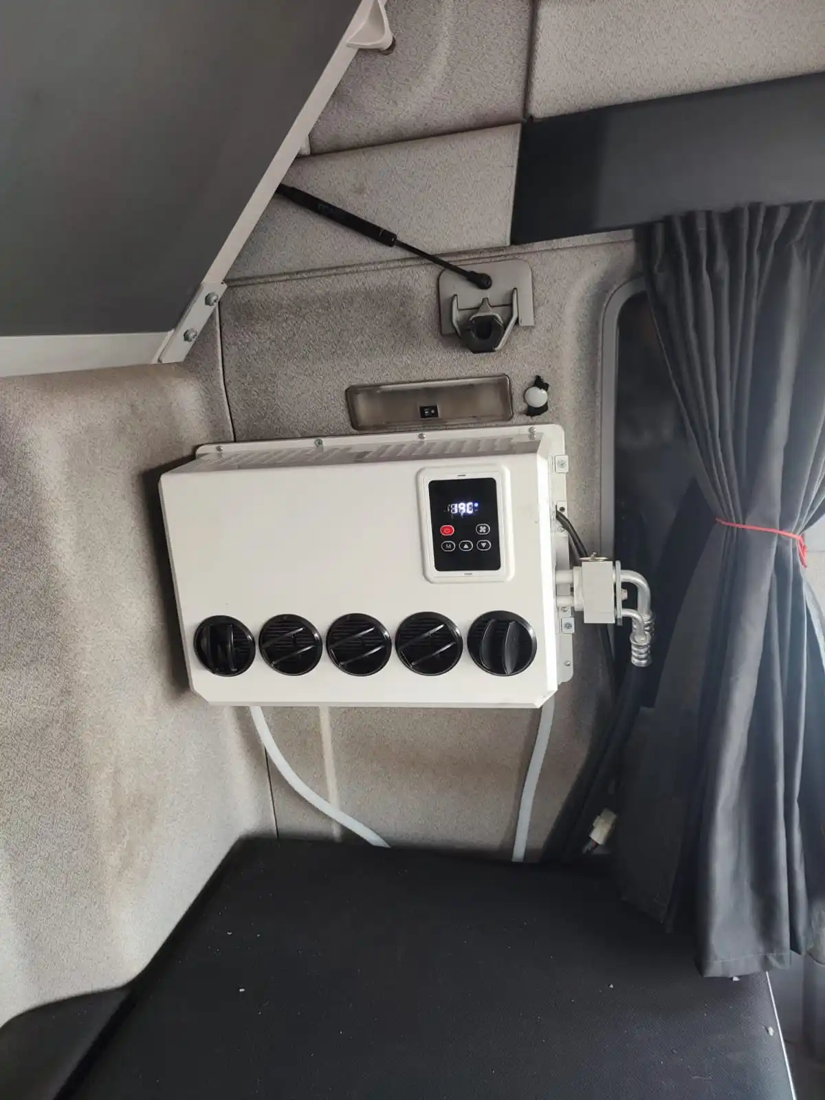 Roof Backpack Electric Split Van Parking Truck 12V Air Conditioner Roof Backpack Electric Split Van Parking Truck 12V Air Conditioner