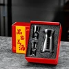 Copa Moutai roja 1+2 de 10 ml + Jarra blanca con escala de 80 ml