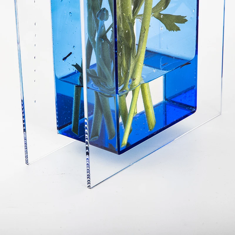 Acrylic vase (27).jpg