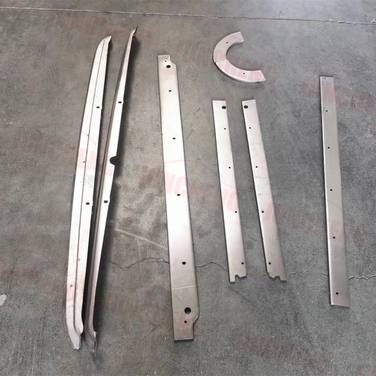 ルーフ雨樋ランドクルーザー40シリーズFJ40 BJ40 BJ42 FJ42車体部品