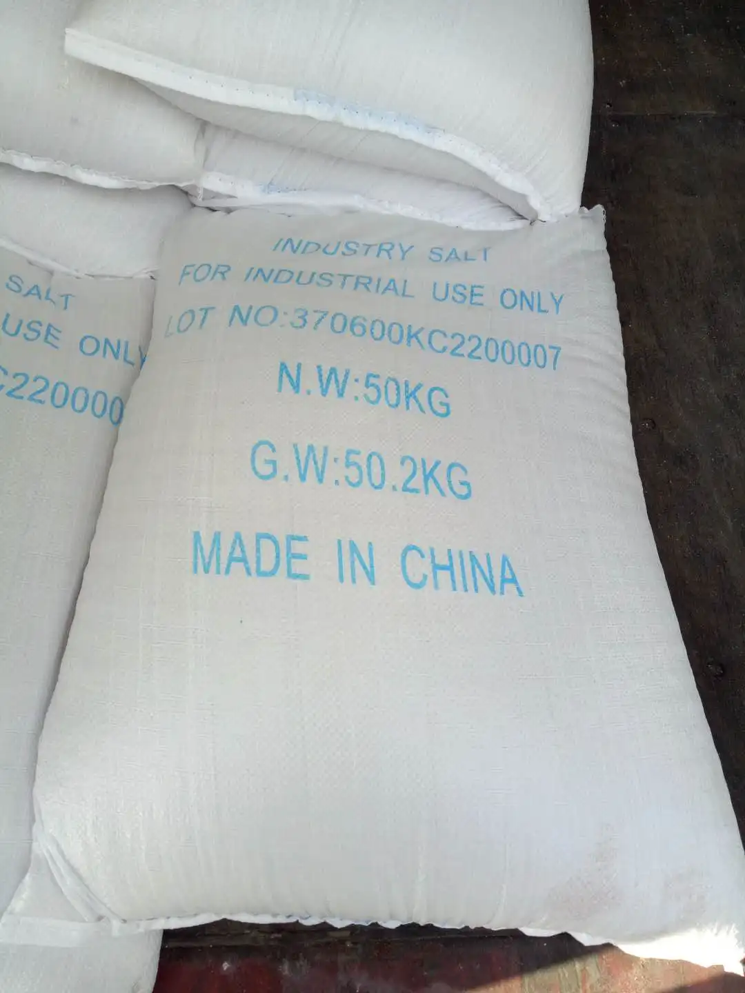 Factory Price Of Salt Per Ton Nacl Inorganic Road Ice Melt Snow Melting ...