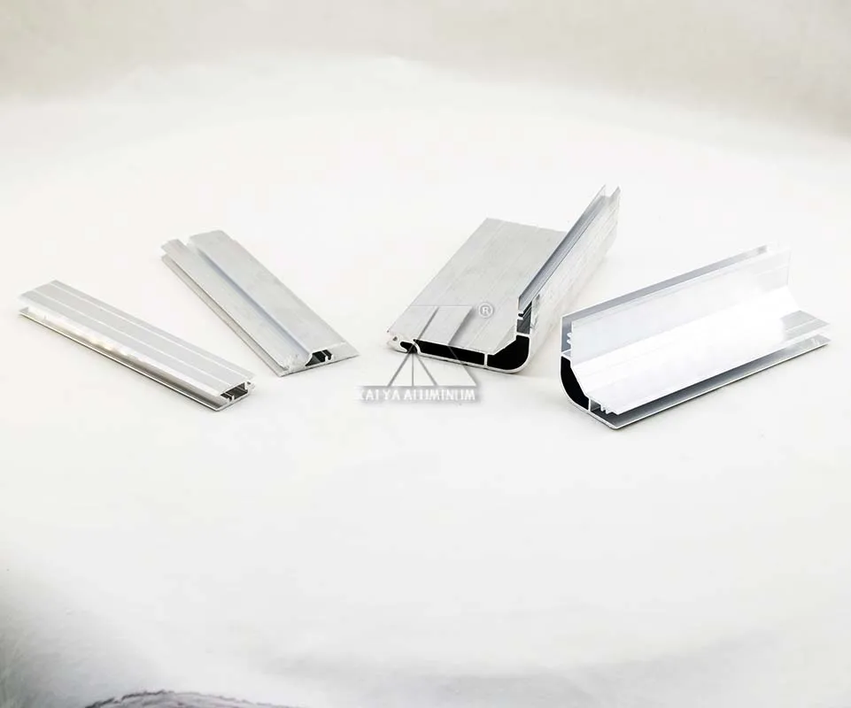 90 Degree 25*25 3 Way Round Suitcase Aluminium Corner windows Screen Frame Corner Joint for Glass Door by Aluminum Profile