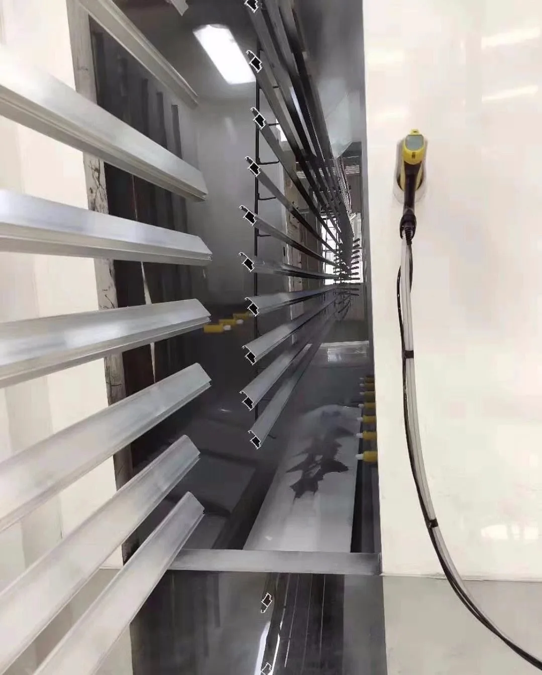 Aluminum Extrusion Profile Automated  Electrostatic Spray  System Booth Oven Powder Coating Line Plant