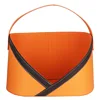 Le noir assorti à l'orange