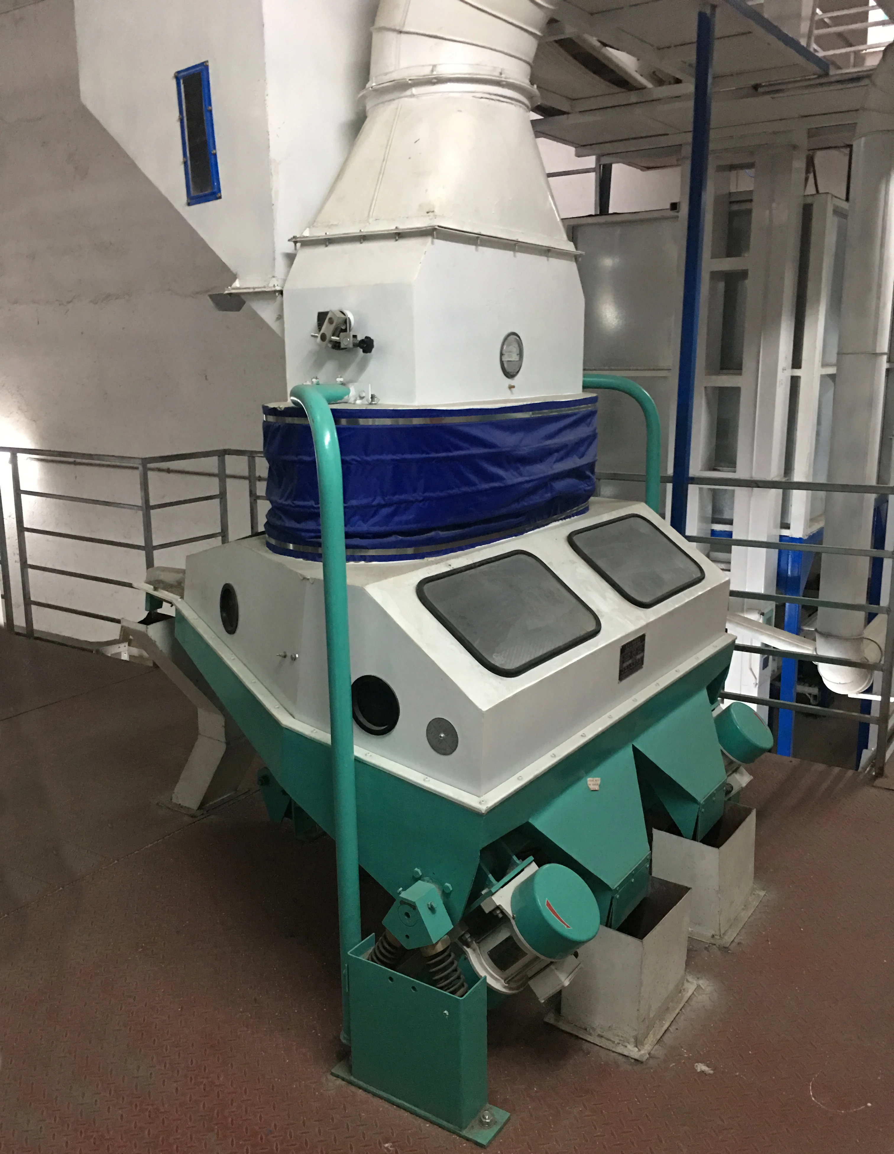 Vibration Motor Gravity Separate Stone Machine Rice Stoner Paddy Stoning Machine Paddy Destoner for Rice Mill Plant