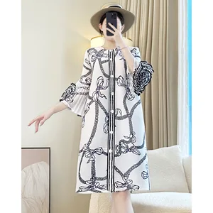 Factory Wholesale High-End Elegant Printed Flared Sleeve Design Loose Large-Sized Pleated Dress for Women