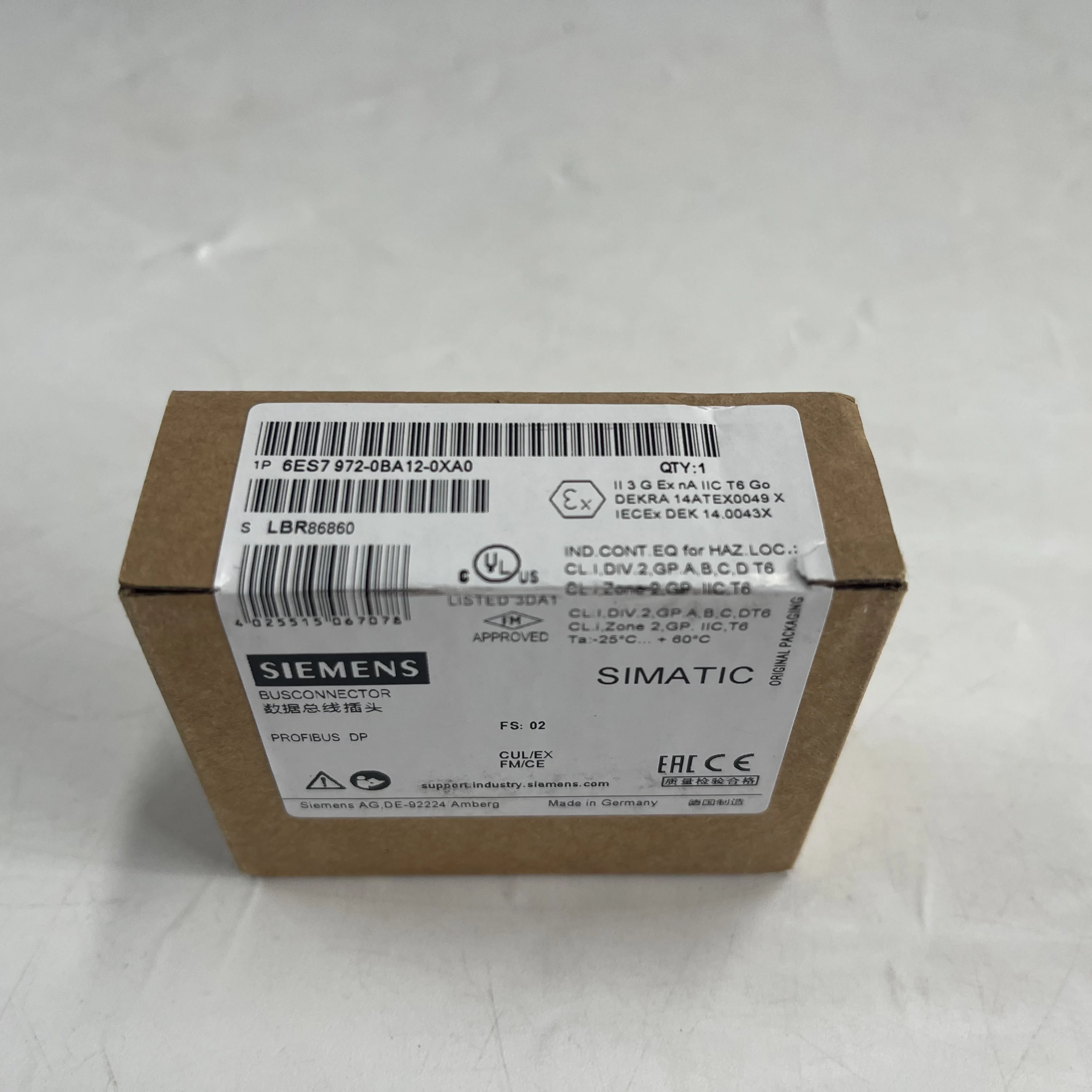 Siemens SIMATIC PROFINIBUS DP Bus Connector 6ES7972-0BA12-0XA0 Siemens SIMATIC PROFINIBUS DP Bus Connector 6ES7972-0BA12-0XA0