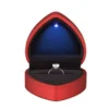 Caja para anillos color rojo vino