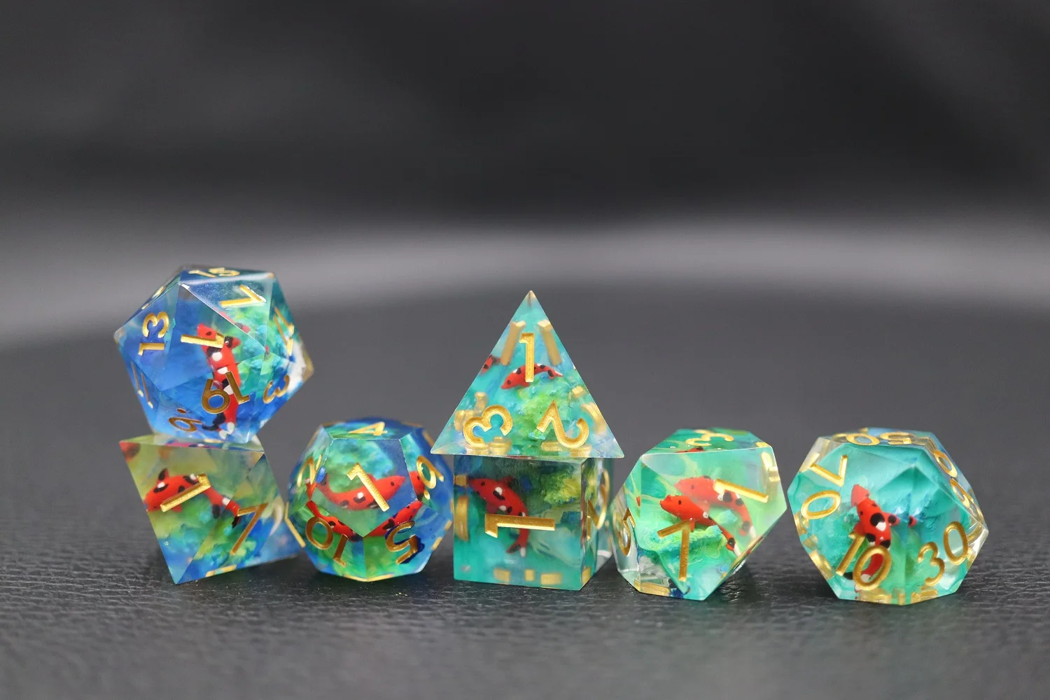 Custom Lightweight RPG/DND Polyhedral Resin Dice Colored Board Game Inclusions High Quality Die for Gaming manufacture