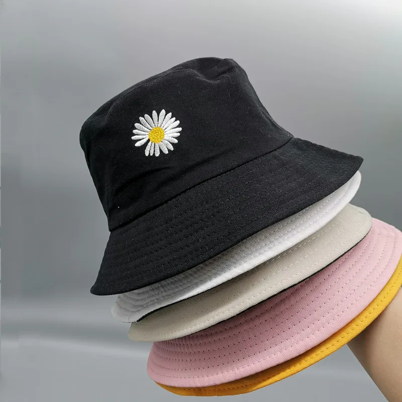 Fashion Double-sided Daisy Embroidery Summer White Designer Bucket Hat Unisex Fashion Cotton Beach Sun Hats Floral Fisherman Hat