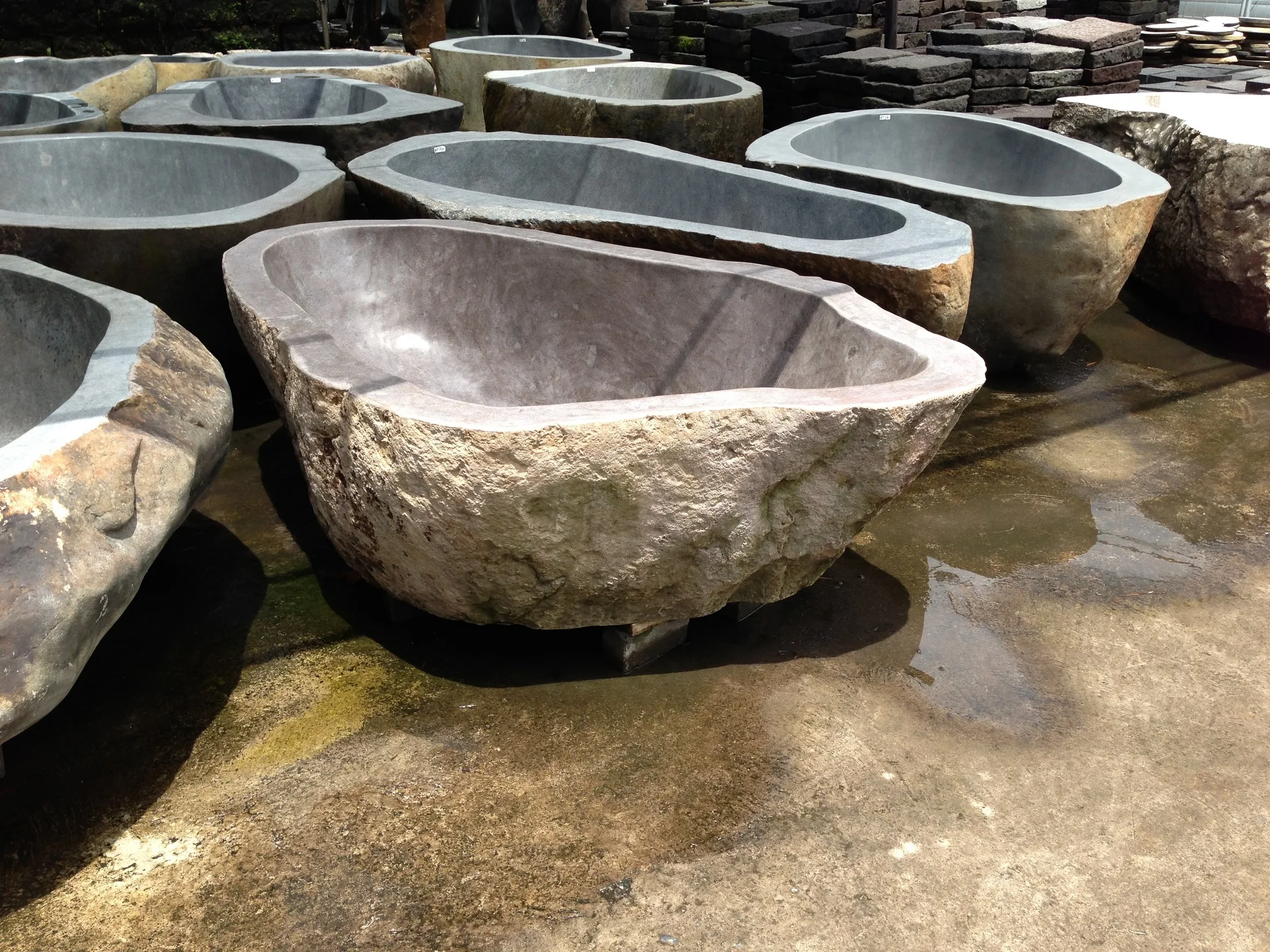 Wholesale Hand Carved Boulder Big Brown Natural Stone Bathtub For Sale
