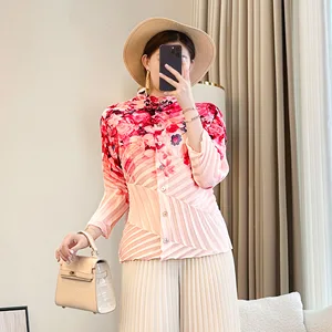 2026 Spring Summer Women's French Printed Pleated Top Loose Slimming Age-Reducing T-Shirt Knitted Fabric Anti-Pilling Feature