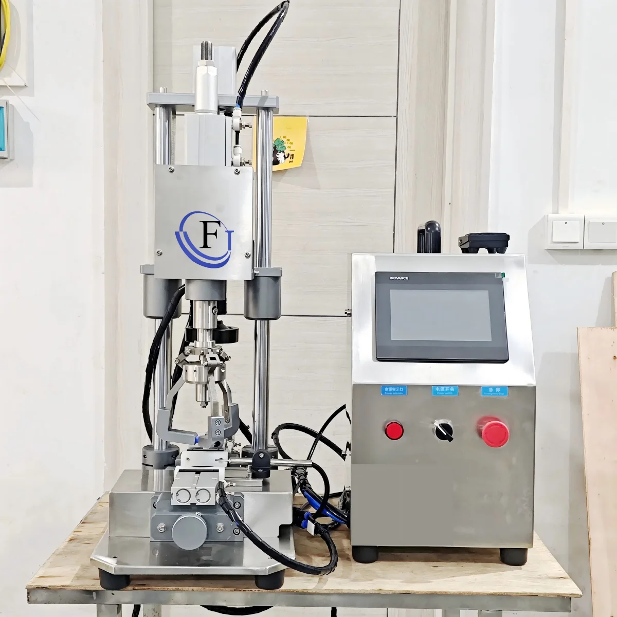 Semi Automatic Glass and Plastic Bottle Screw Cap Tightening Capping ...