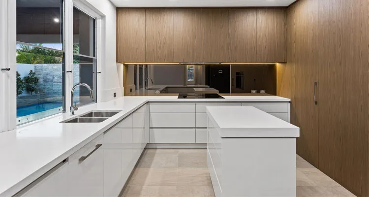 bfp专业合理价格现代厨房橱柜纯白色混合木质层压板现代厨房橱柜设计