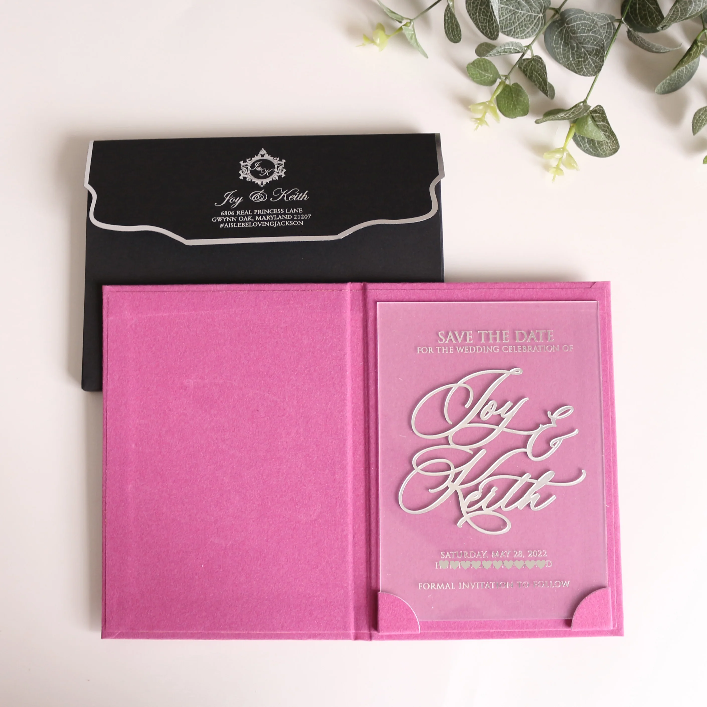 Высококачественные цветные бархатные приглашения в твердом переплете прозрачный акрил с серебряной фольгой и серебряным зеркалом акриловая бирка именем