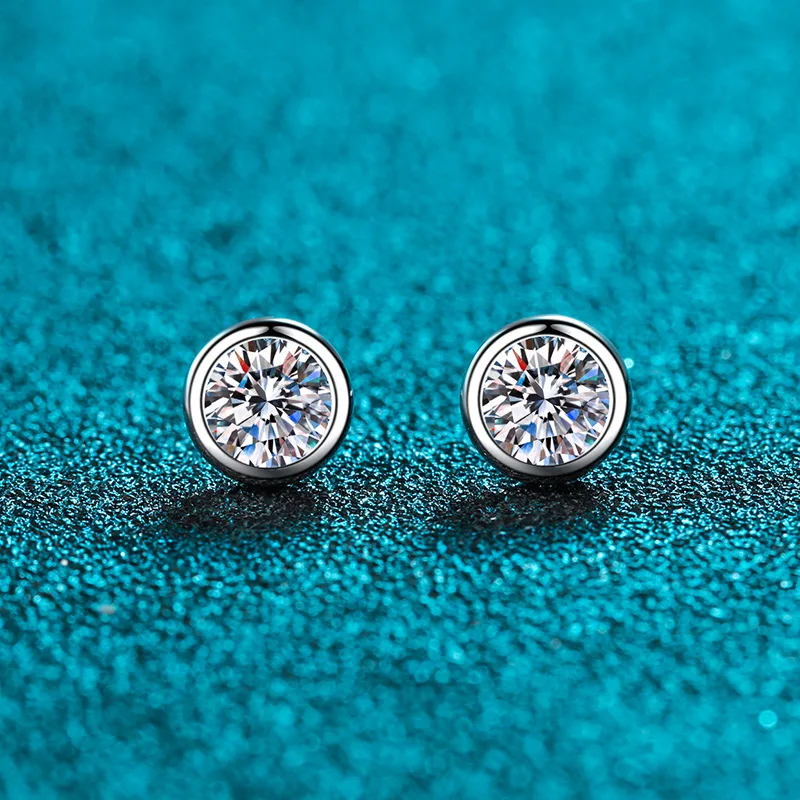 Oahlan örhängen med moissanite i sterling silver för damer_voghion.com