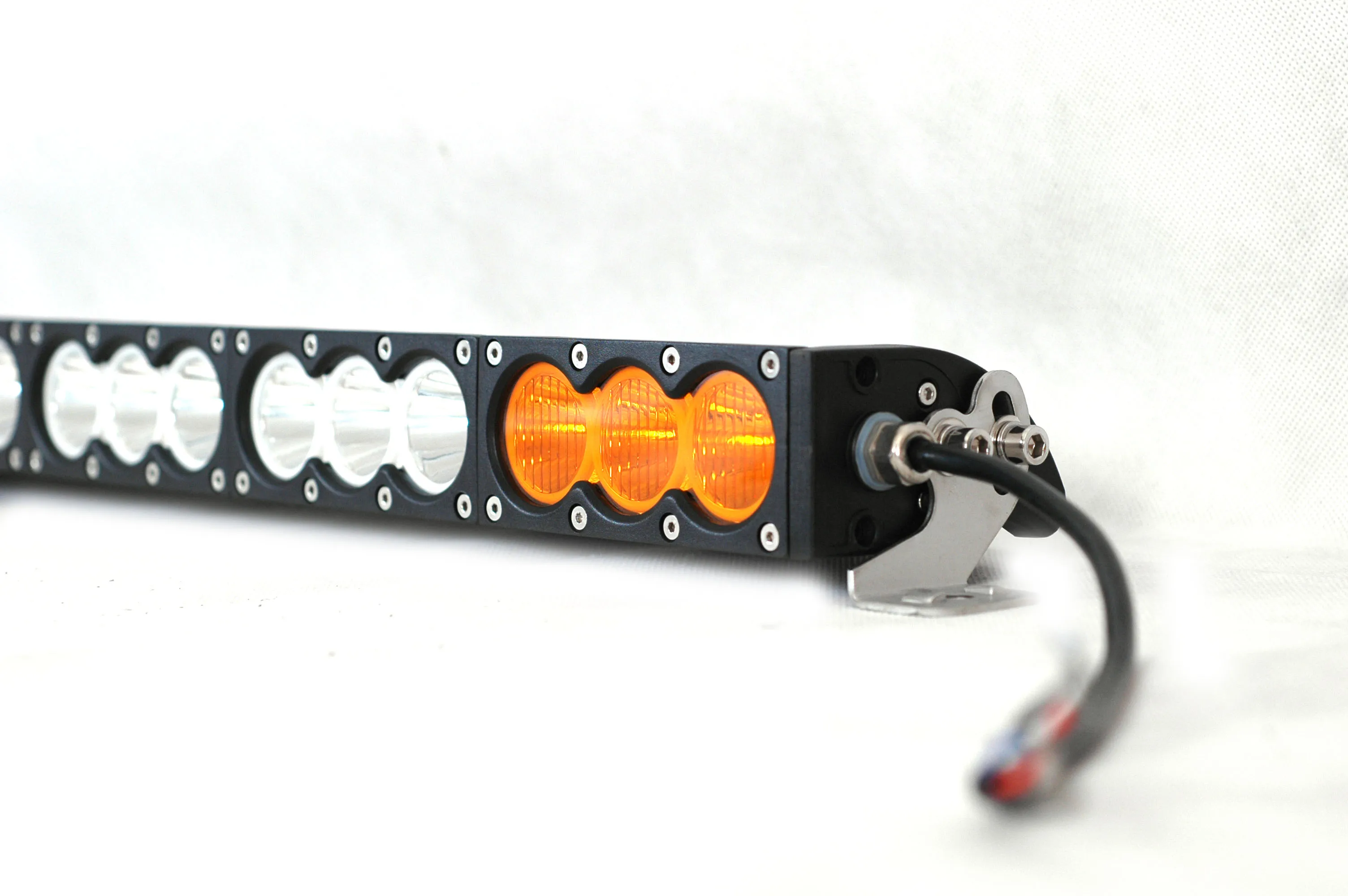 
 Однорядная светодиодная световая балка 48 дюймов 50 дюймов 270 Вт для грузовиков, внедорожников, 4x4, внедорожников 30 Вт 90 Вт 180 Вт 240 Вт 300 Вт  